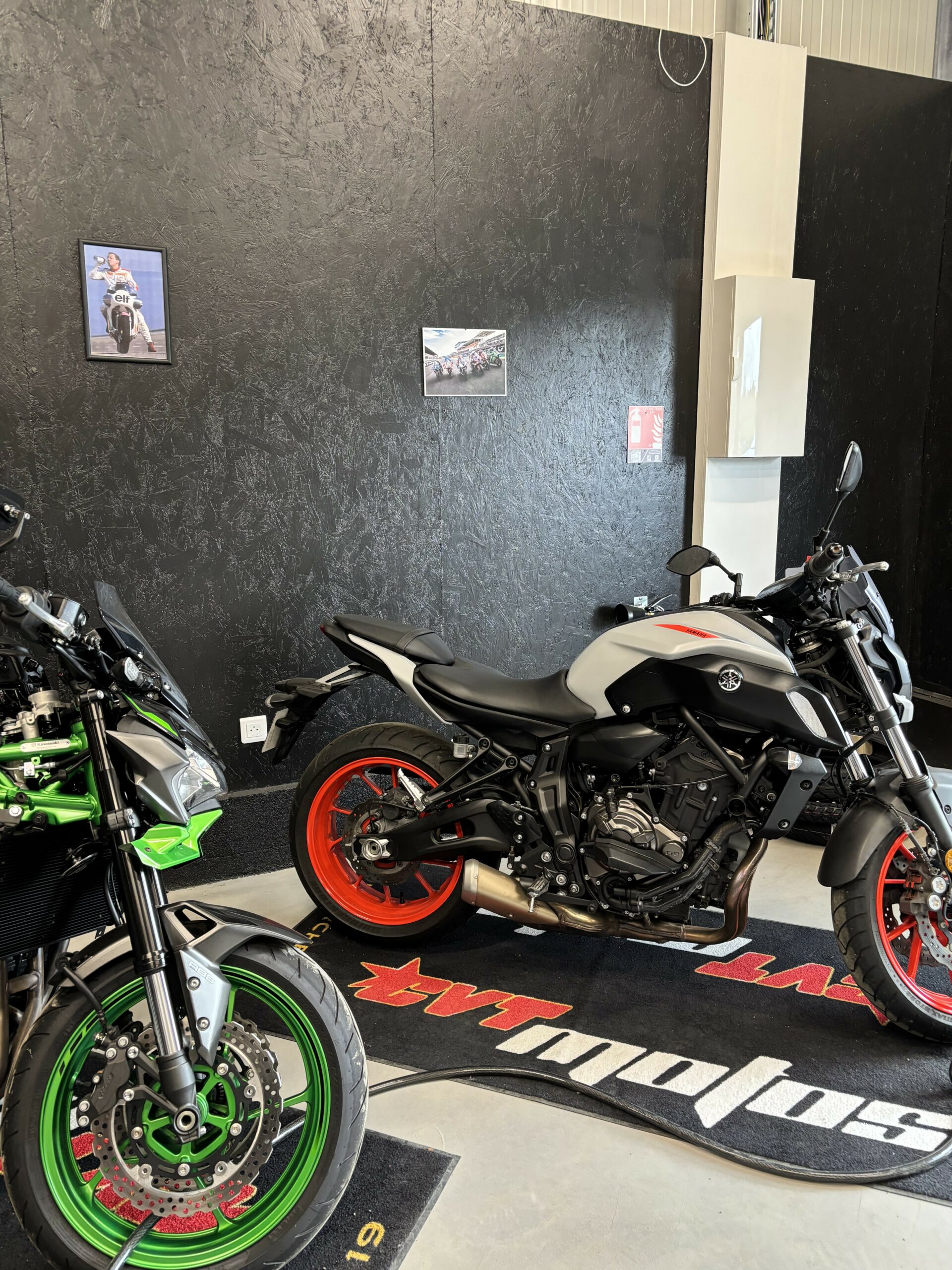 Motos à Uzerche